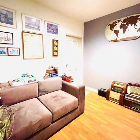 Autta House Apartment Банкок Екстериор снимка