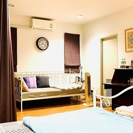 Autta House Apartment Банкок Екстериор снимка